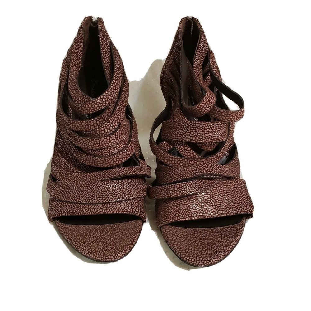 Elizabeth & James E-Kerry Strappy Shoes 6 1/2 B